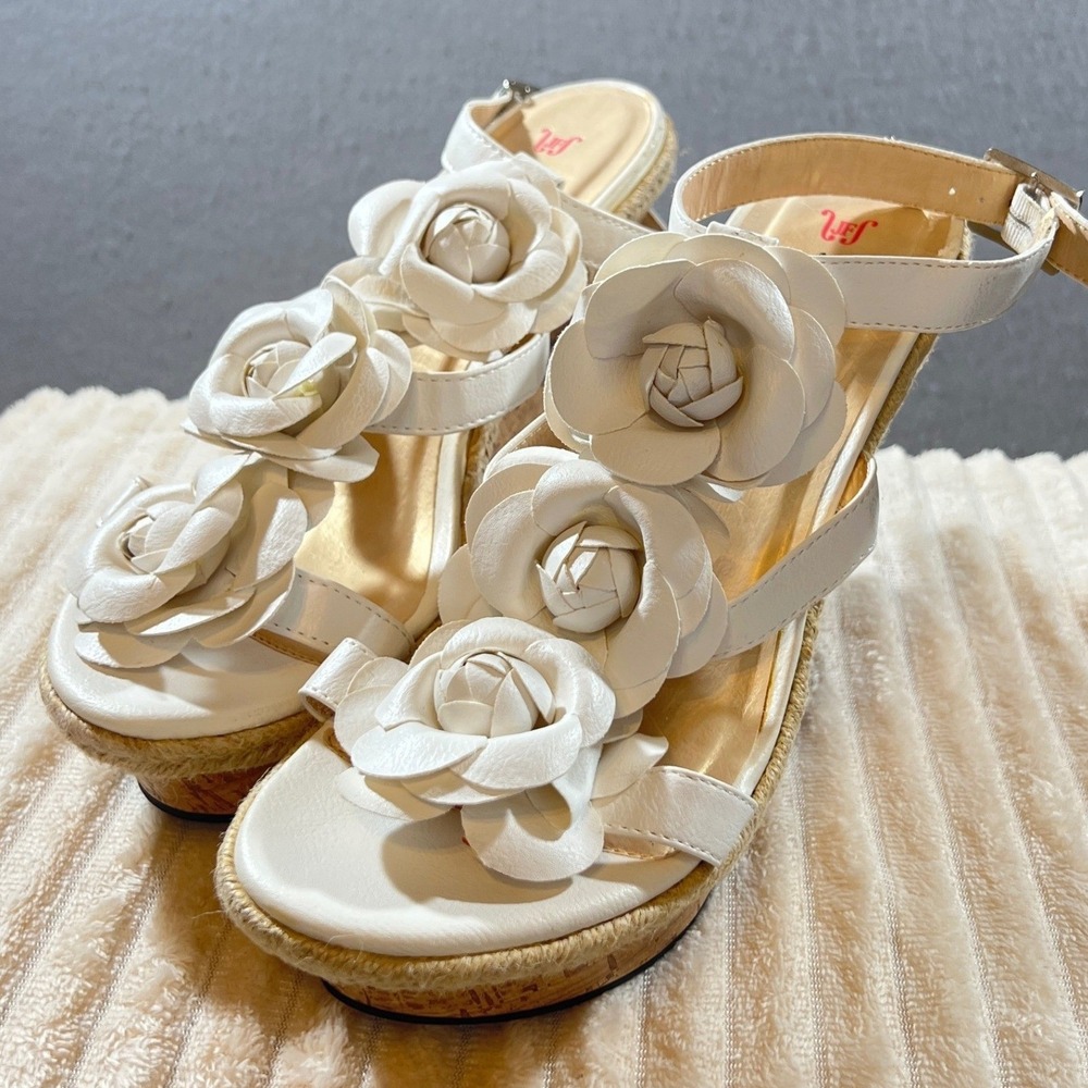 826 | NIB White Floral Cork Espadrille Wedge Sandals White Size 9 Wedding Bridal